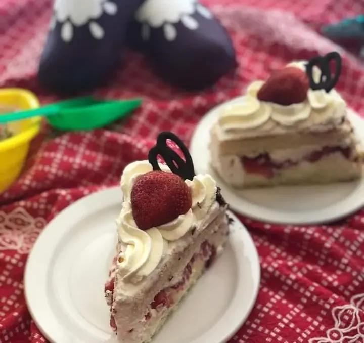 Strawberry Shortcake at the Dutch Bakery in Victoria