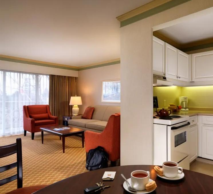 Royal Scot Hotel and Suites