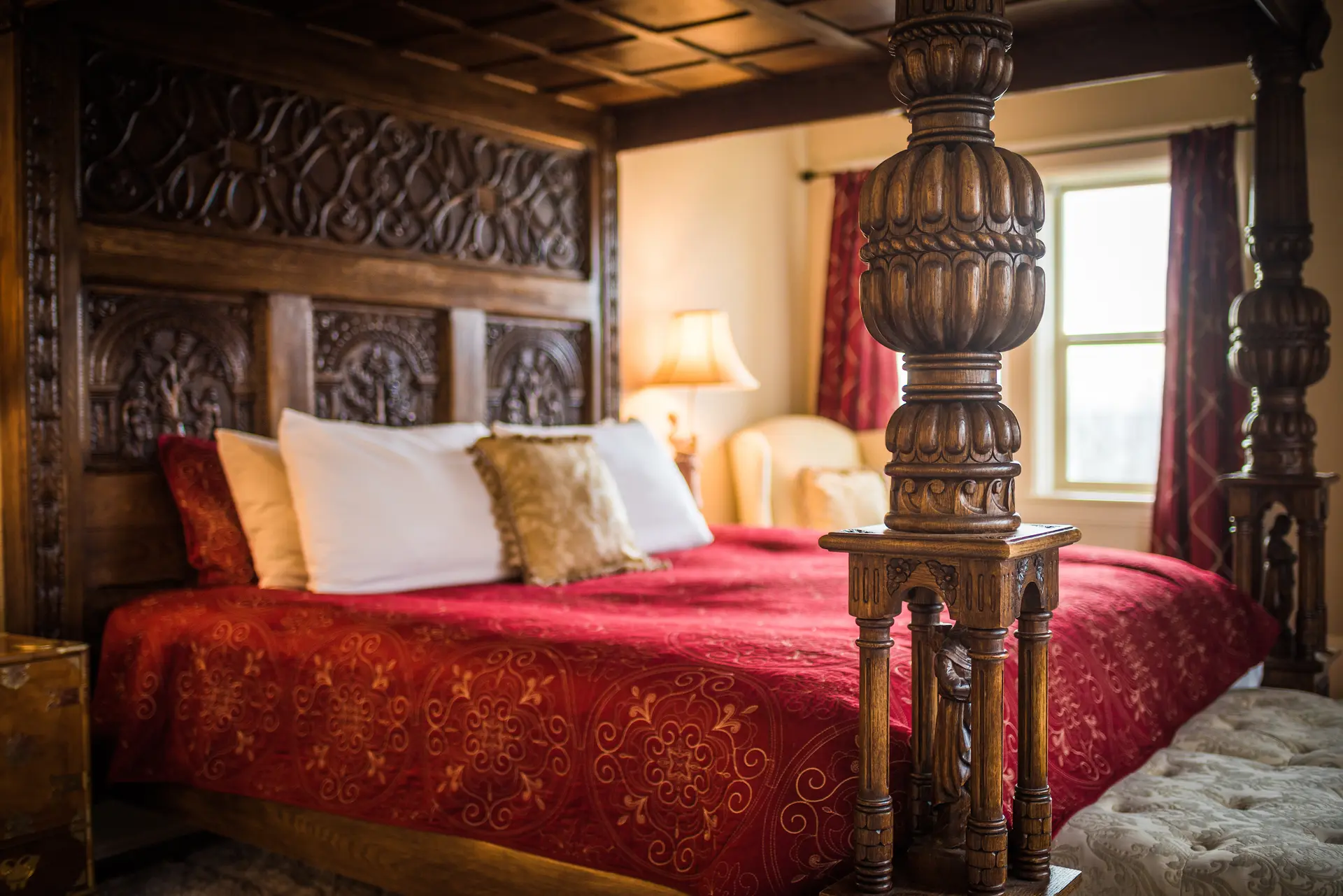 A four post bed at Dashwood Manor in Victoria, BC