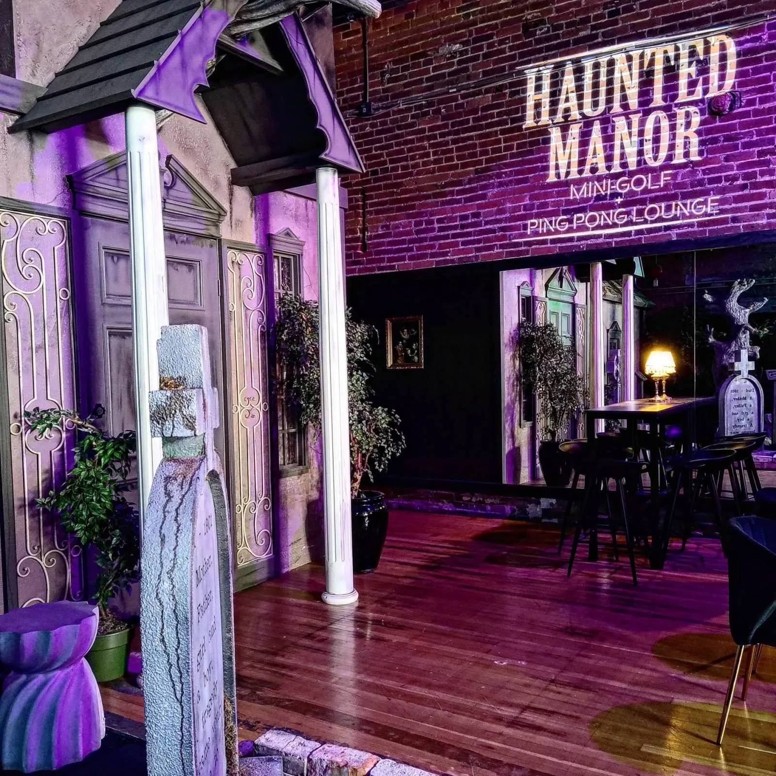 Haunted Manor Victoria minigolf experience