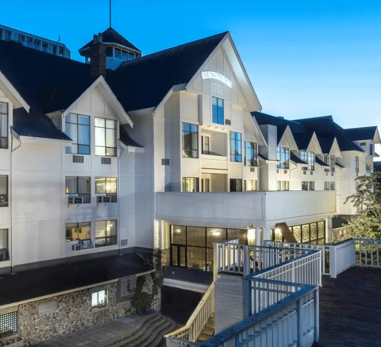 The exterior of Huntingdon Hotel and Suites in Victoria, BC.