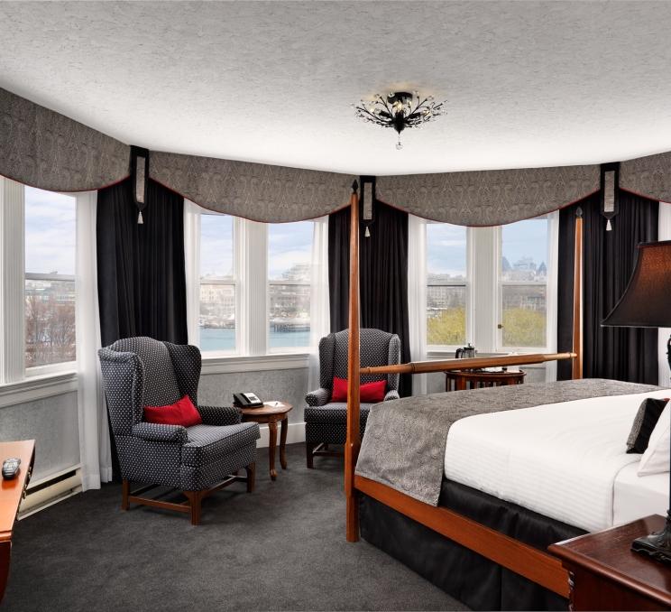 Pendray Inn and Tea House - Harbour Room with panoramic view of Inner Harbour