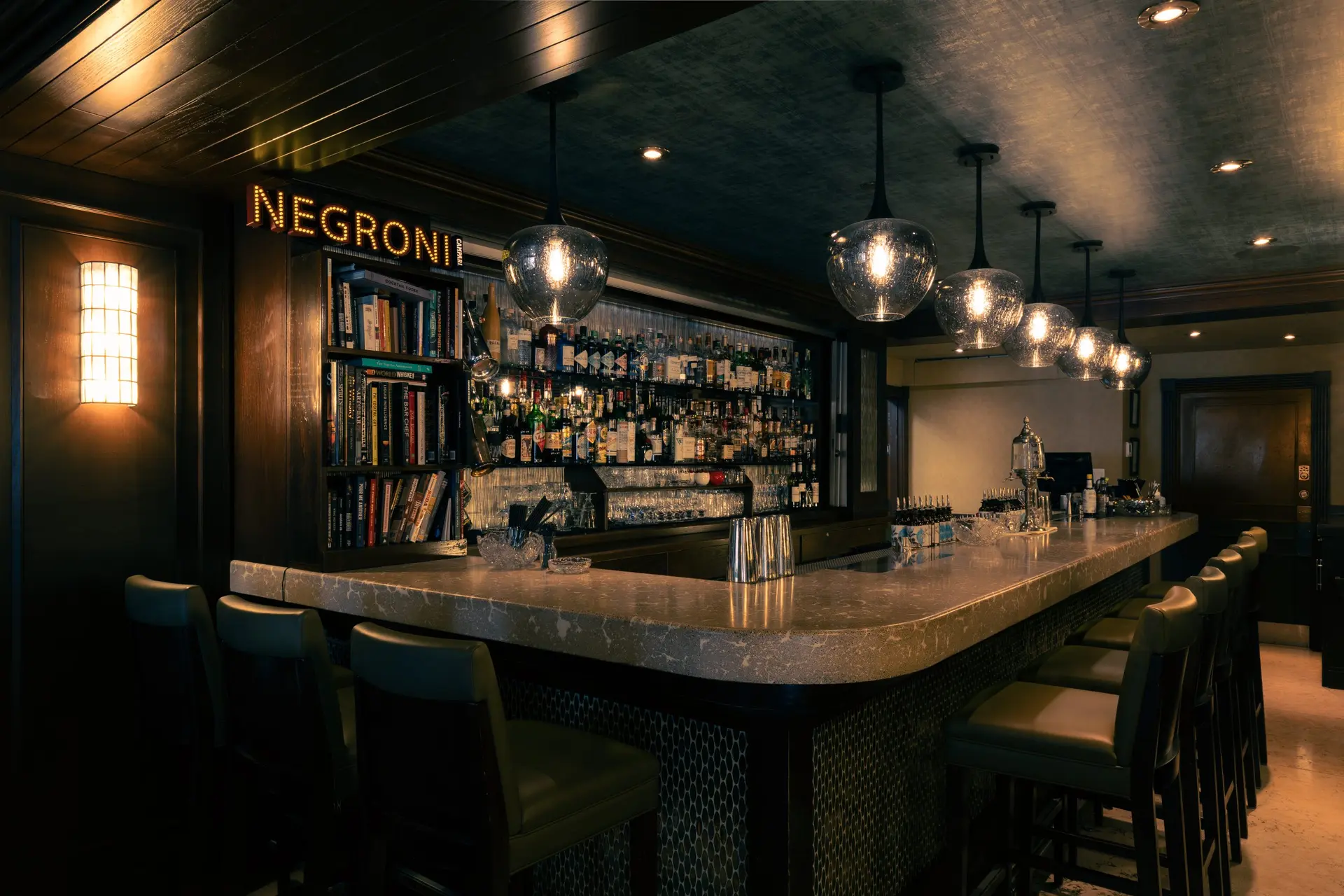 Clive's Classic Lounge bar