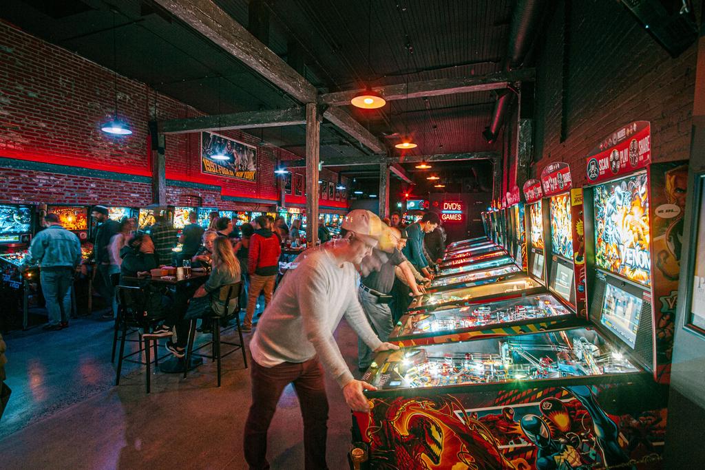 Pinhalla Pinhalla Pinball Pizzeria | Victoria, BC